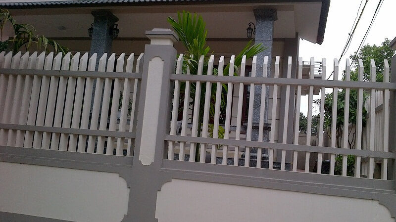 The open beveled iron fence model brings comfort in the eyes